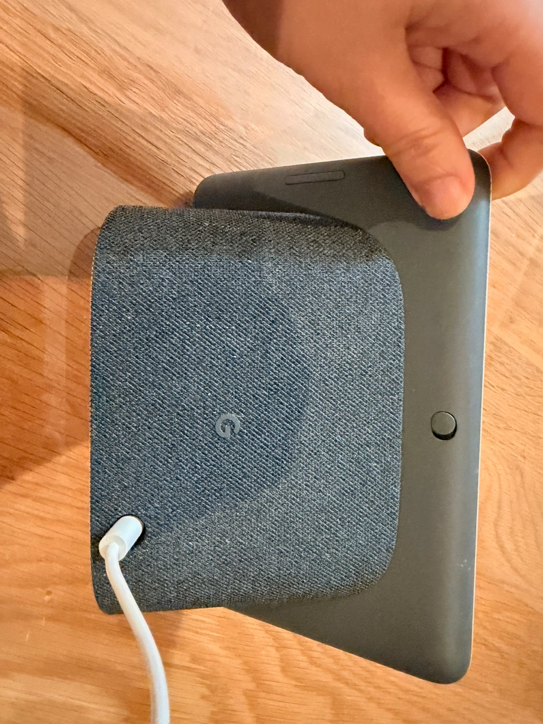 Google Nest Hub (2nd Gen) 7” Smart Display - photo 3