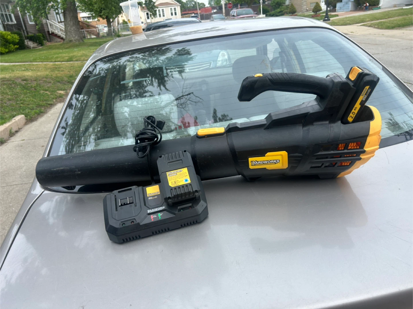 Yardworks 20V Leaf Blower with 2.0Ah Battery and Charger