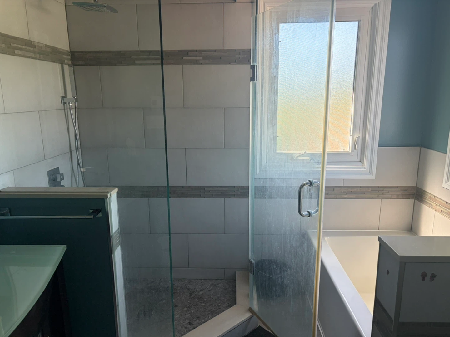 Private Room for rent. Has its own bathroom. Shared kitchen. - photo 3