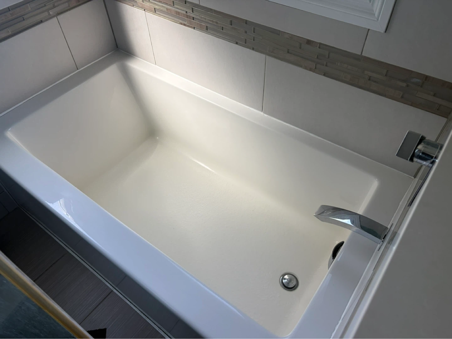Private Room for rent. Has its own bathroom. Shared kitchen. - photo 2