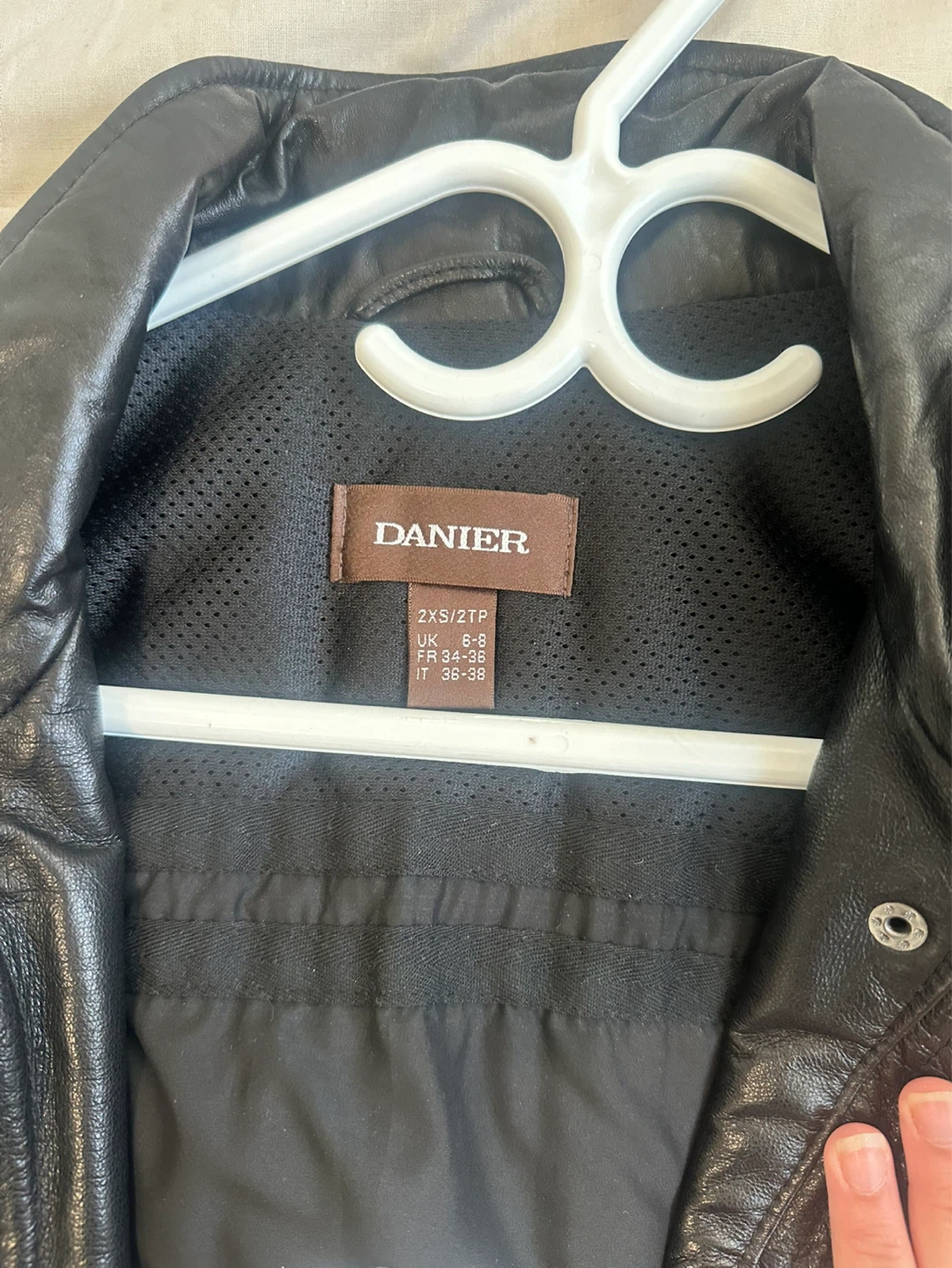 Danier Black Leather Jacket - photo 3