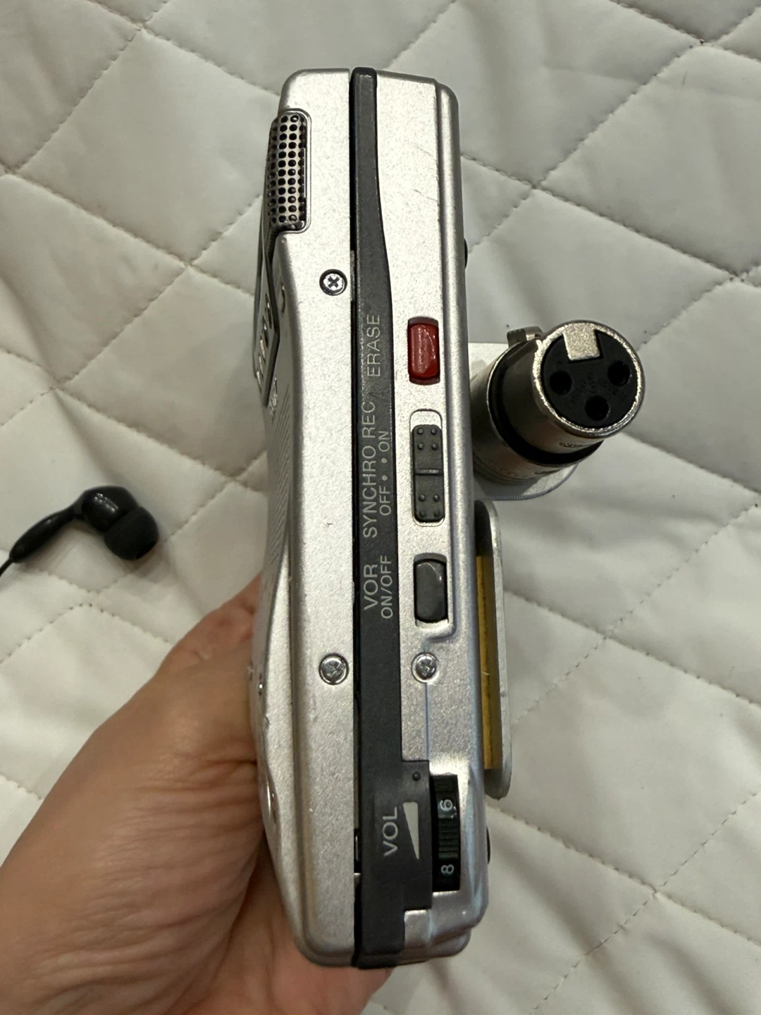 Sony MZ-B100 Portable MiniDisc Recorder - photo 5