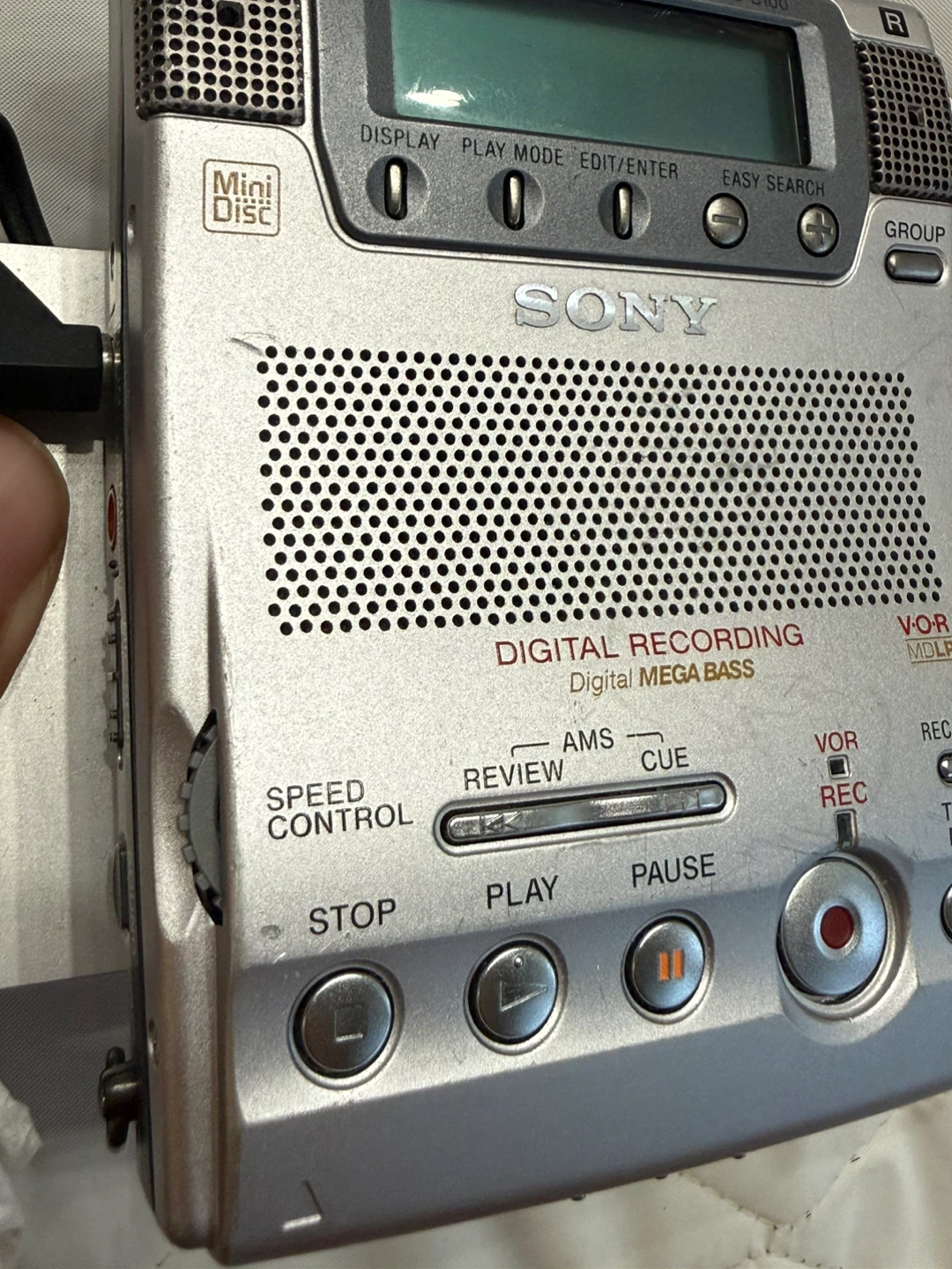 Sony MZ-B100 Portable MiniDisc Recorder - photo 3
