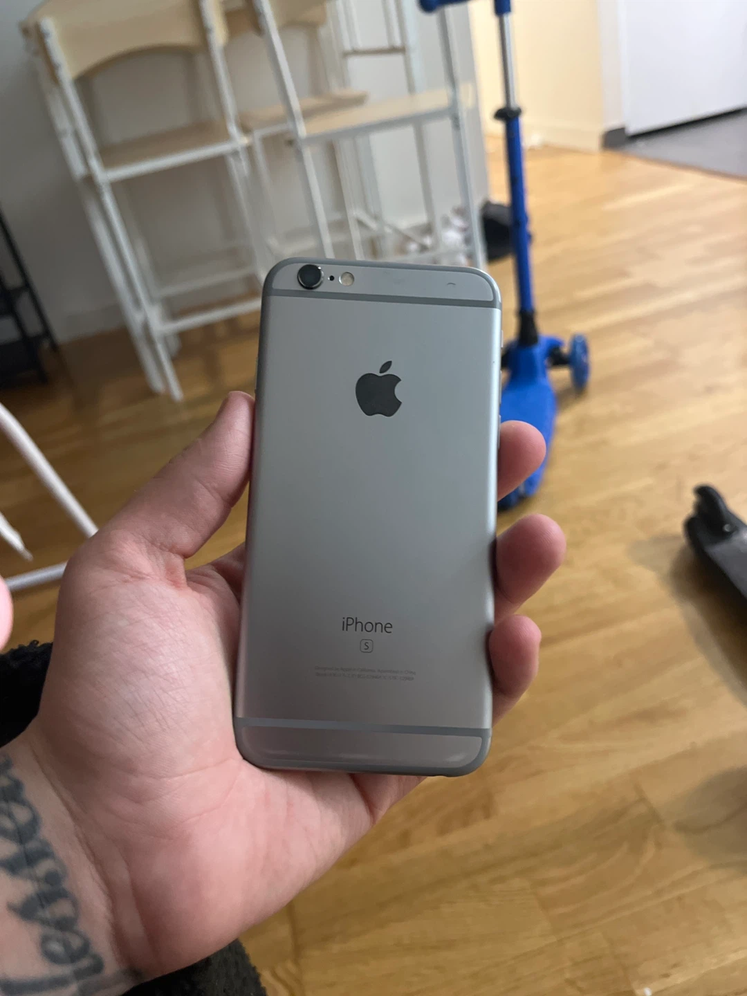 Apple iPhone 6S - photo 2