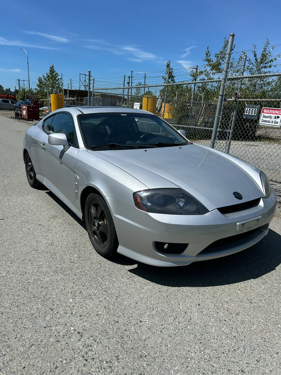 Silver Hyundai Tiburon Coupe with 135,000 km