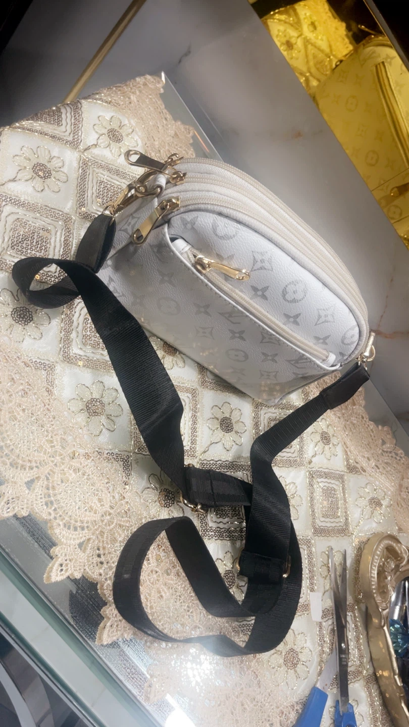 Louis Vuitton White Monogram Crossbody Bag - photo 5