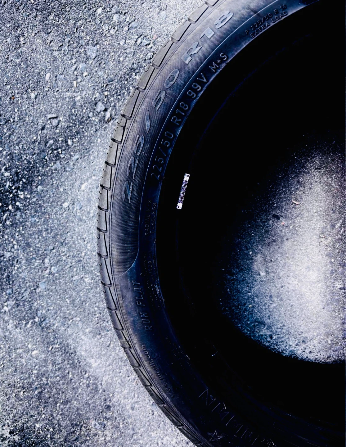 Like New Pirelli 225/50 R18 All Season Run Flat Tires - photo 2