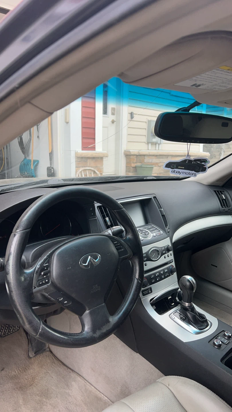 Infiniti G37x Sedan