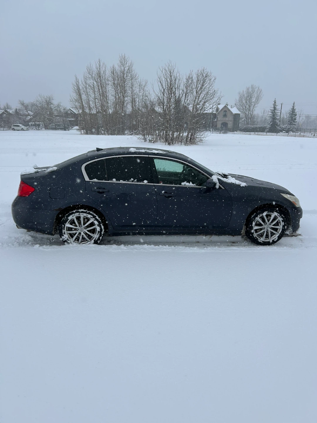 Infiniti G37x Sedan - photo 5