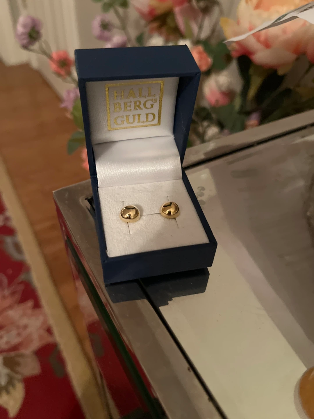 Hallberg Guld Gold Ball Stud Earrings