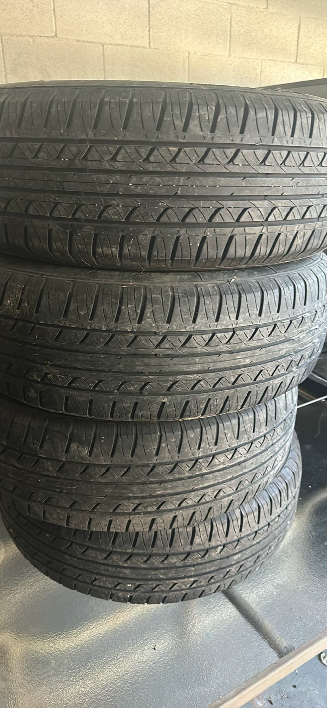 4x Firestone Firehawk 215/65R17 99T Tires - photo 2