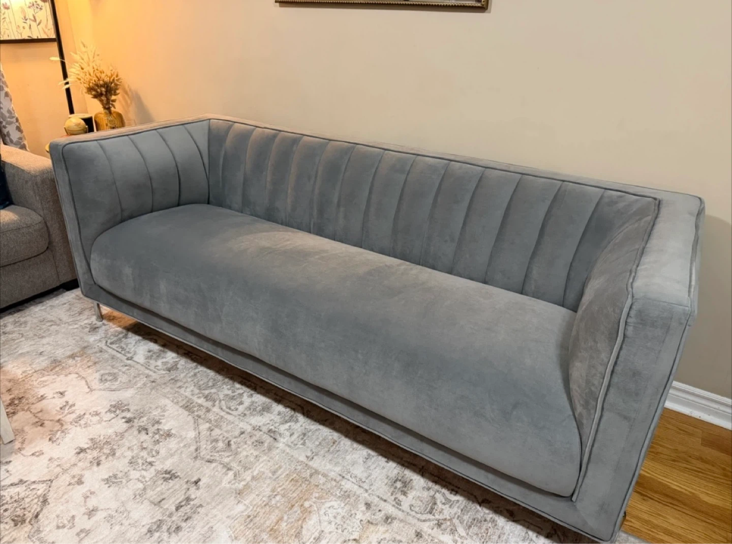 Grey Velvet Fluted Sofa -Brand New - photo 4