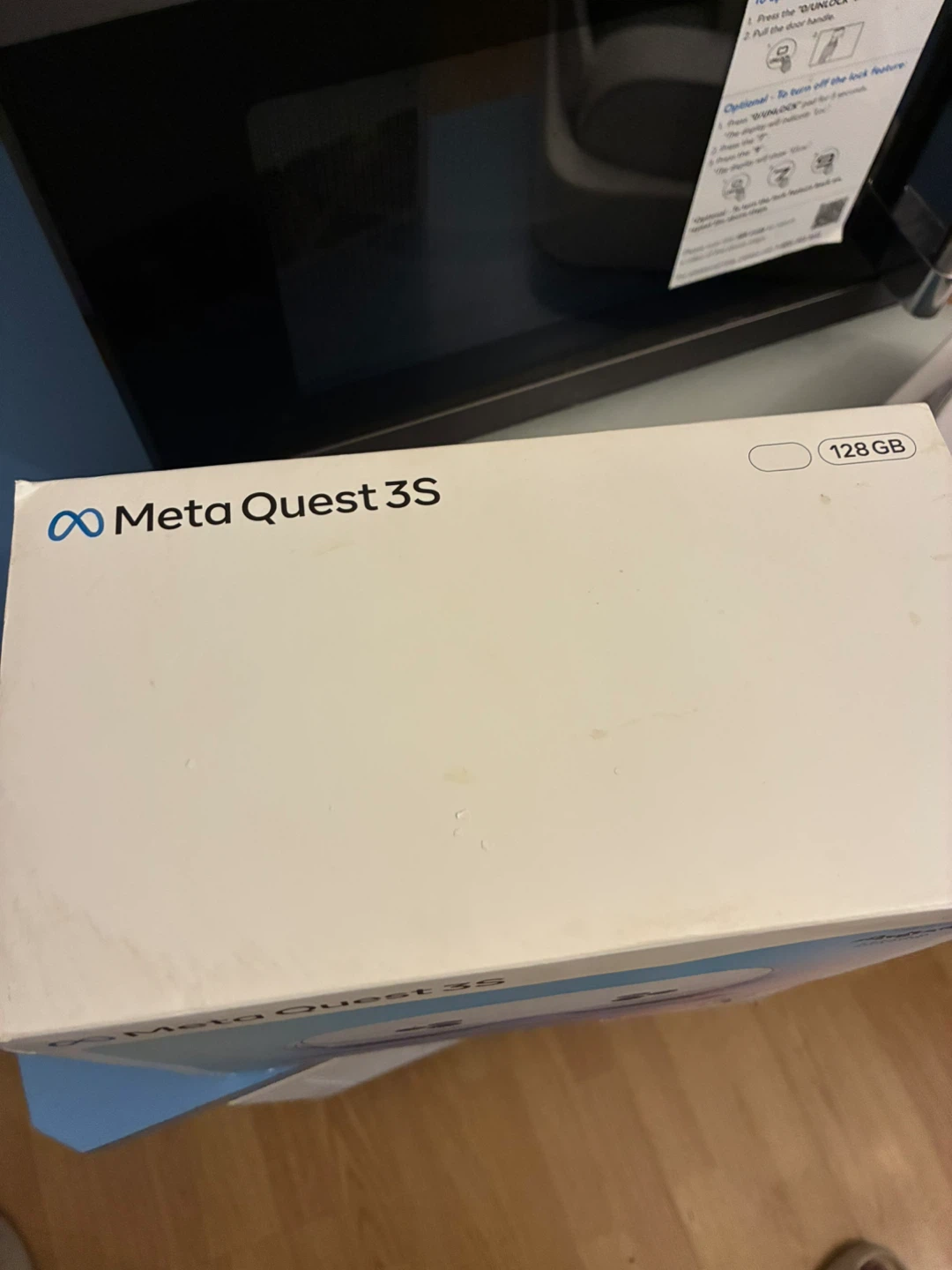 Meta Quest 3S 128GB VR Headset with Batman Arkham Shadow - photo 3