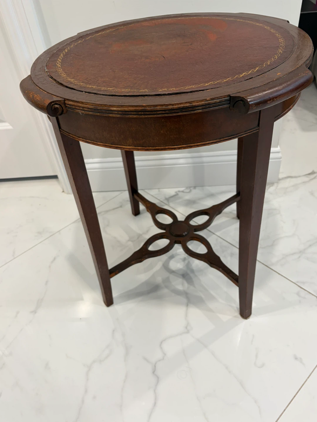 Antique Round Wooden Top Accent Table - photo 4
