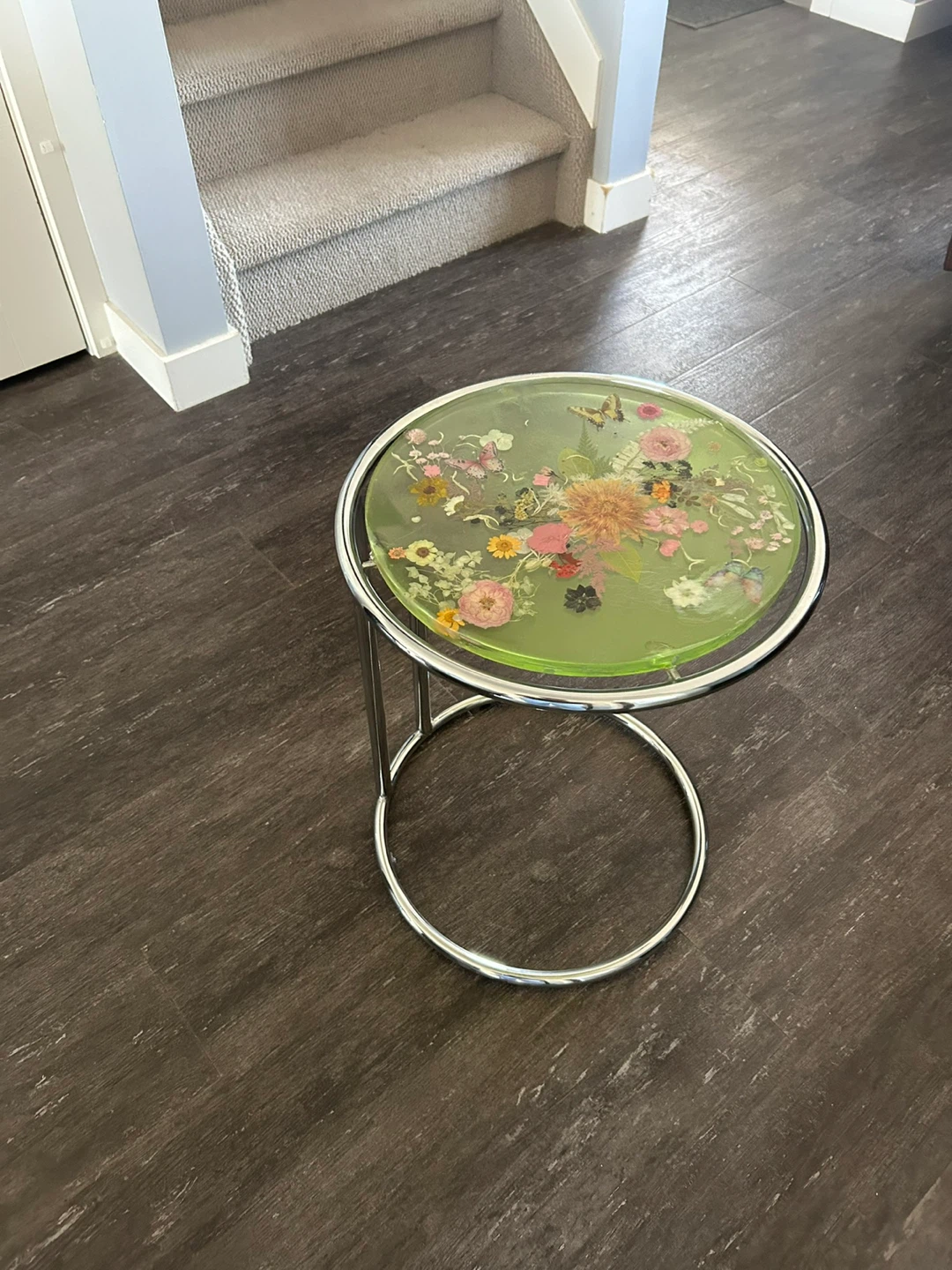 Floral Resin Accent Table - photo 3