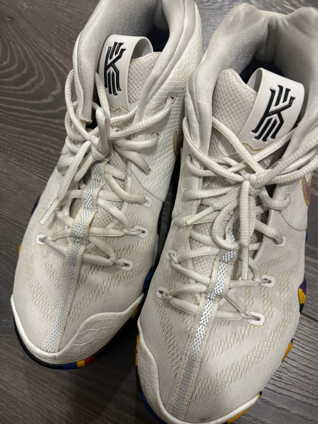 Nike Kyrie 4 White Basketball Shoes
