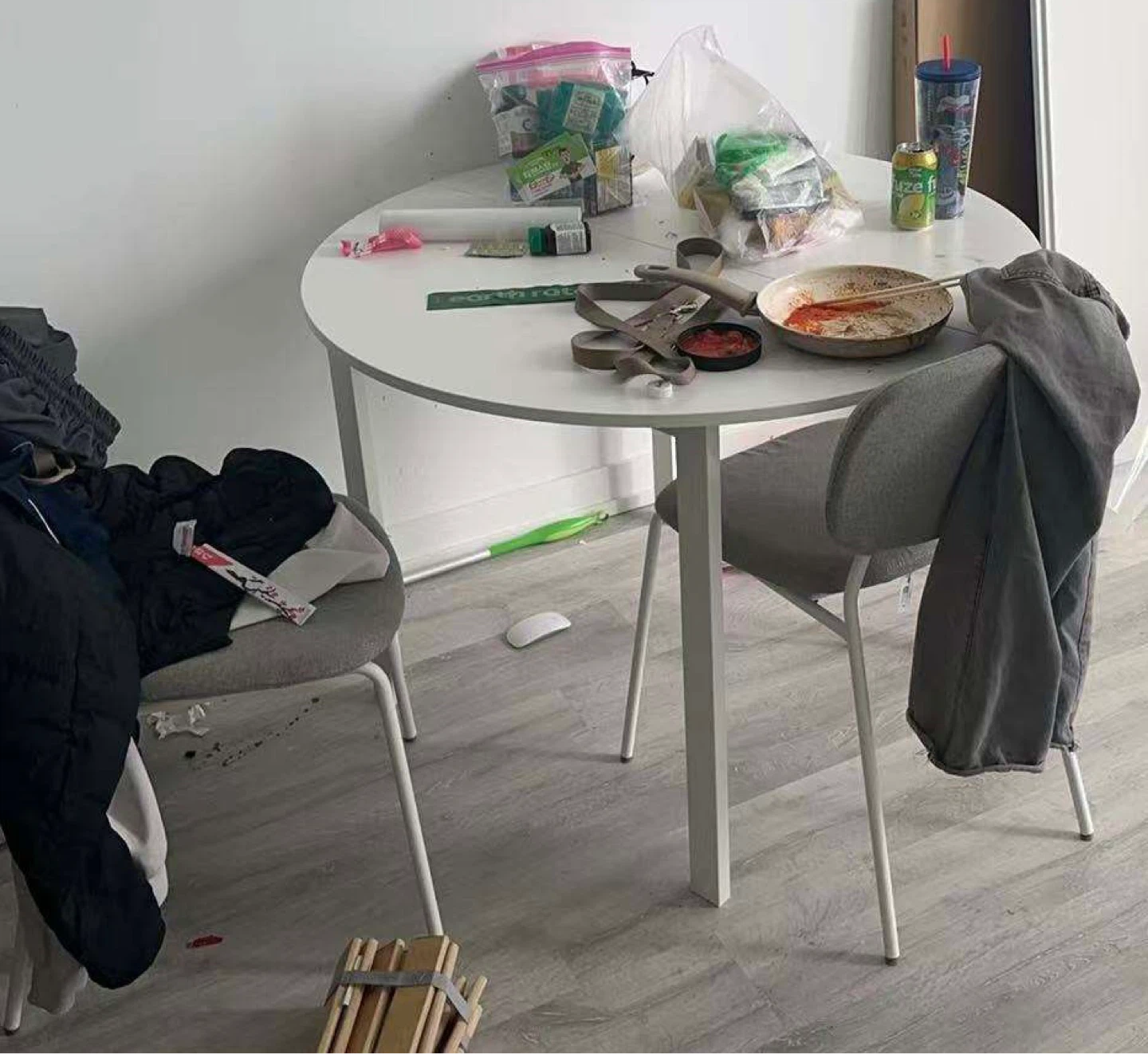 IKEA VIHALS Dining Table➕2 Chairs Set - photo 3