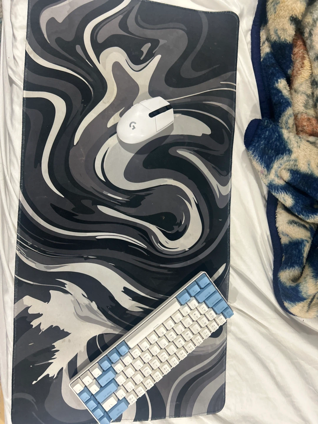 abucow Wireless Gaming Keyboard and Logitech Mouse Bundle