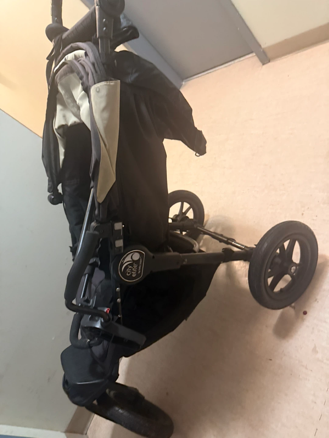 Baby Jogger City Elite Stroller - photo 2