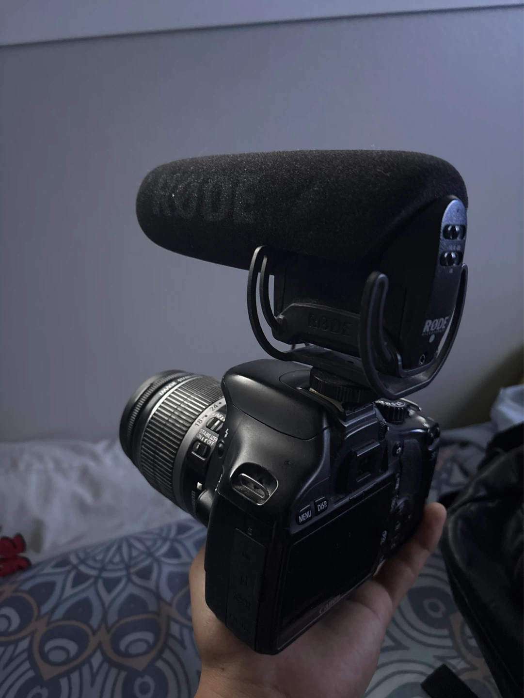 Canon EOS Kiss x4 DSLR Camera with 18-55mm Lens