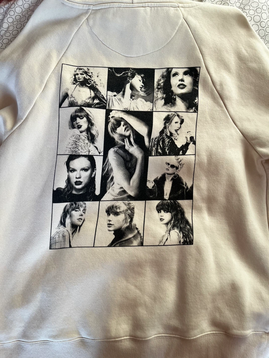 FROM CONCERT Eras Tour hoodie! - photo 3