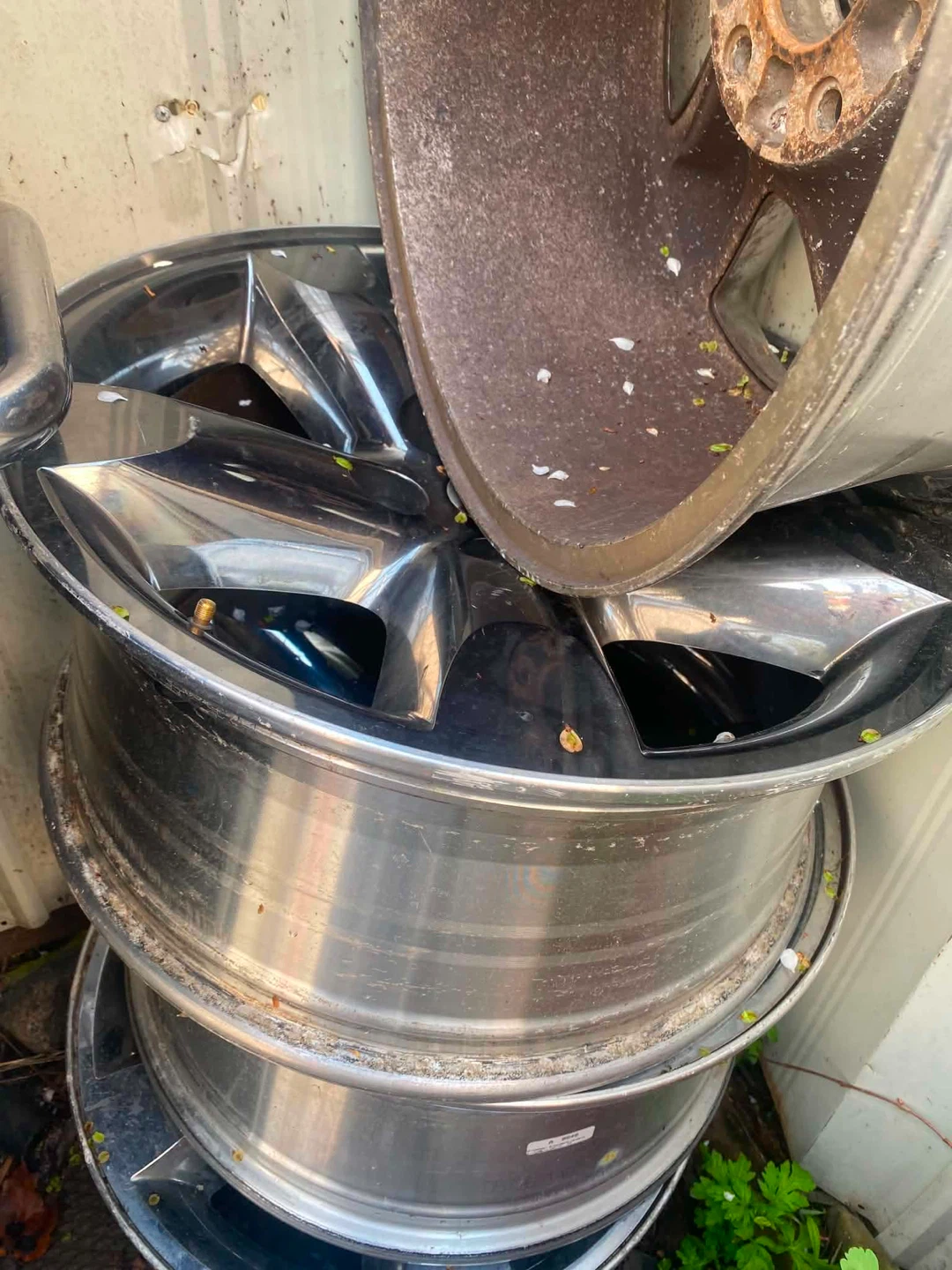 Set of 4 Chrome Hubcaps - photo 2