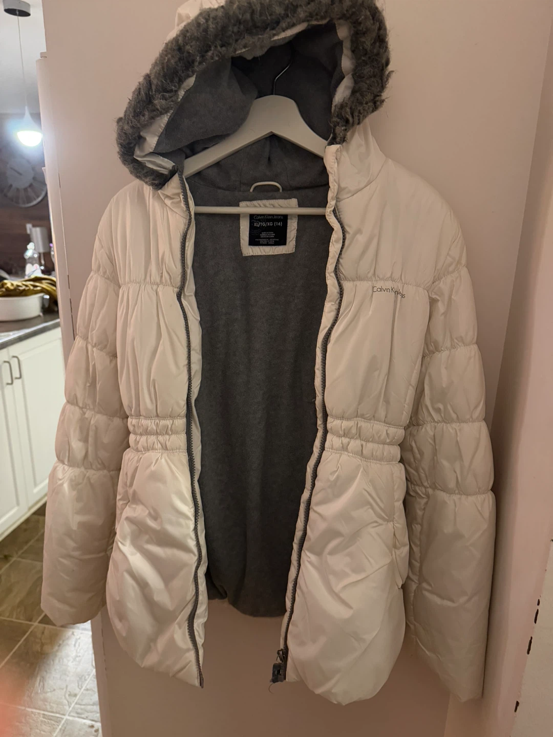 Calvin Klein Jeans Puffer Jacket White Size 14/16 - photo 2