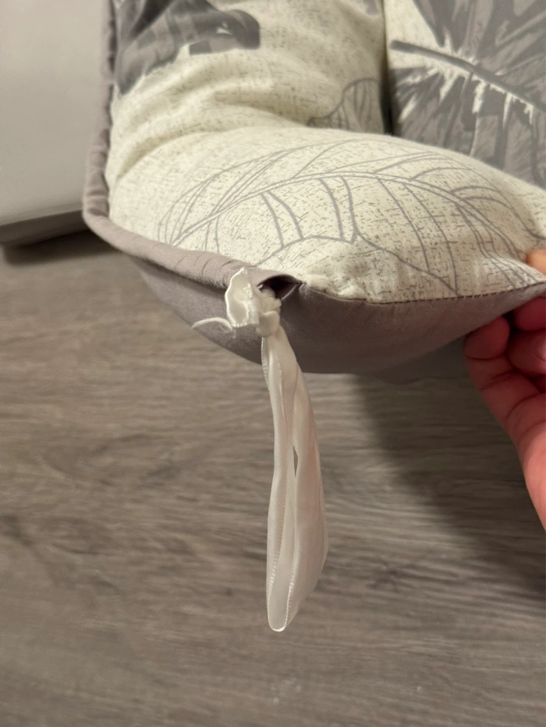 Leaf Print Baby Lounger Pillow - photo 4