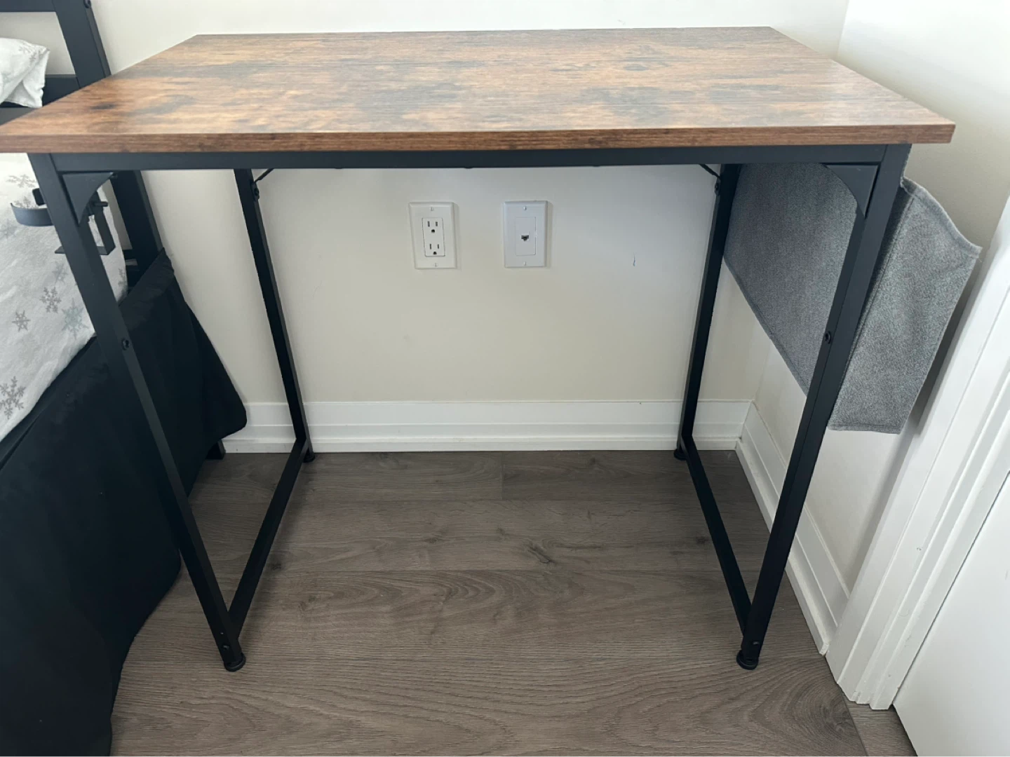 Home office computer desk