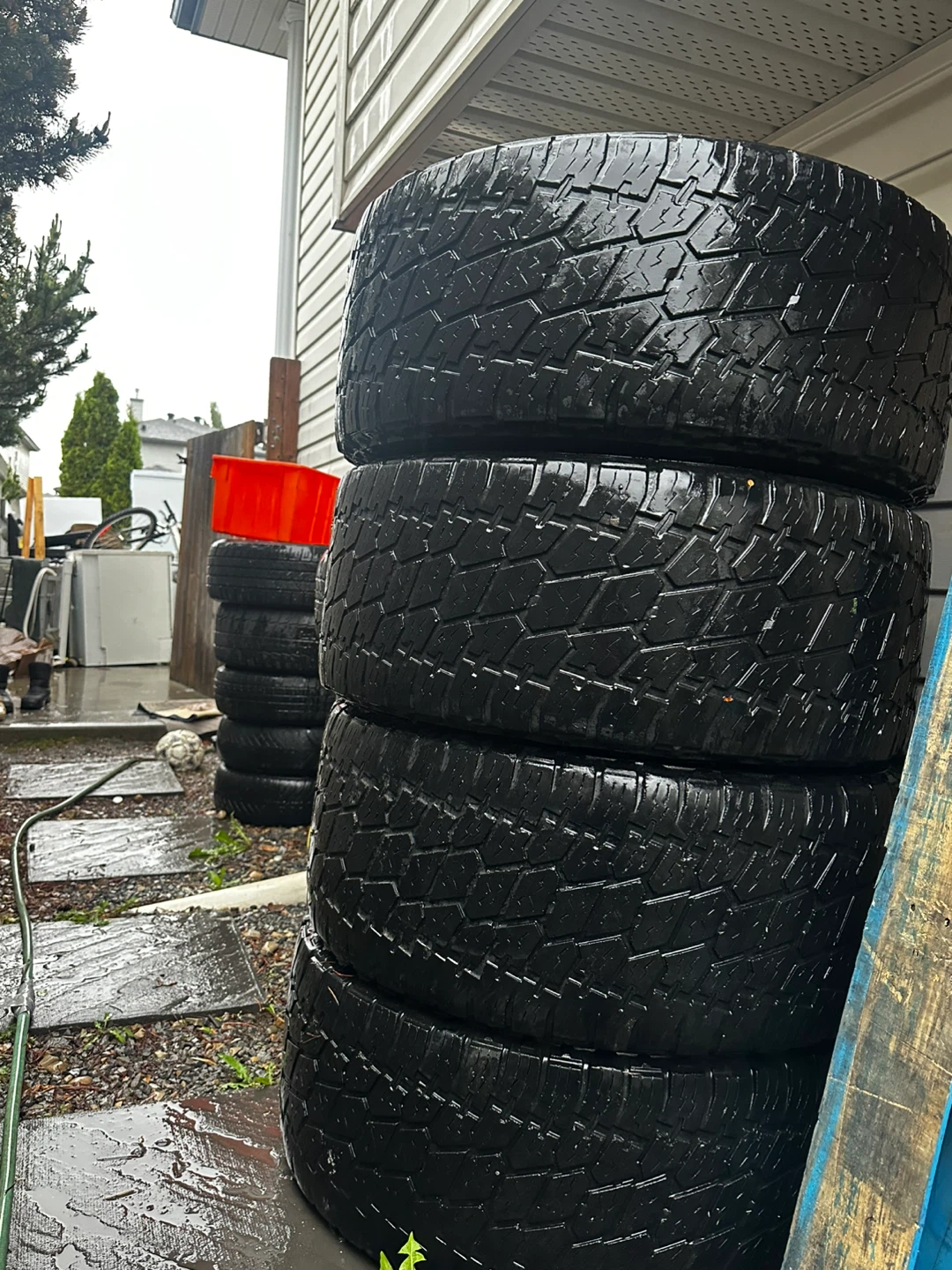 4 Tires for Sale – 325/60R18 – All-Season – Excellent Condition - photo 3