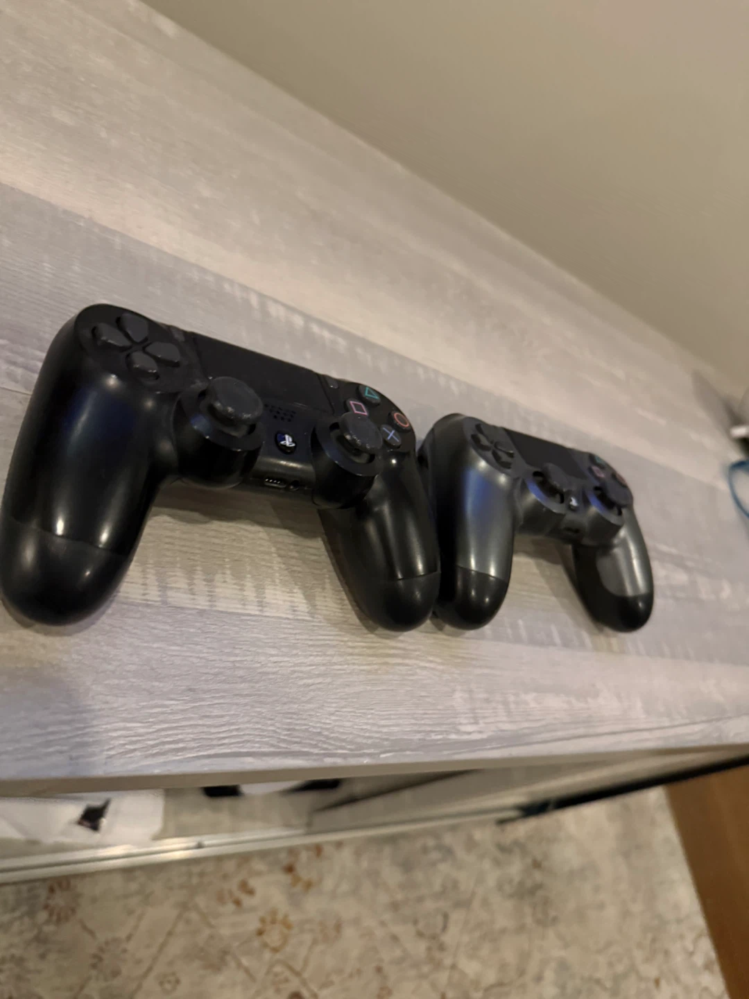 PS4 two pack Controllers Silver/Black - photo 2