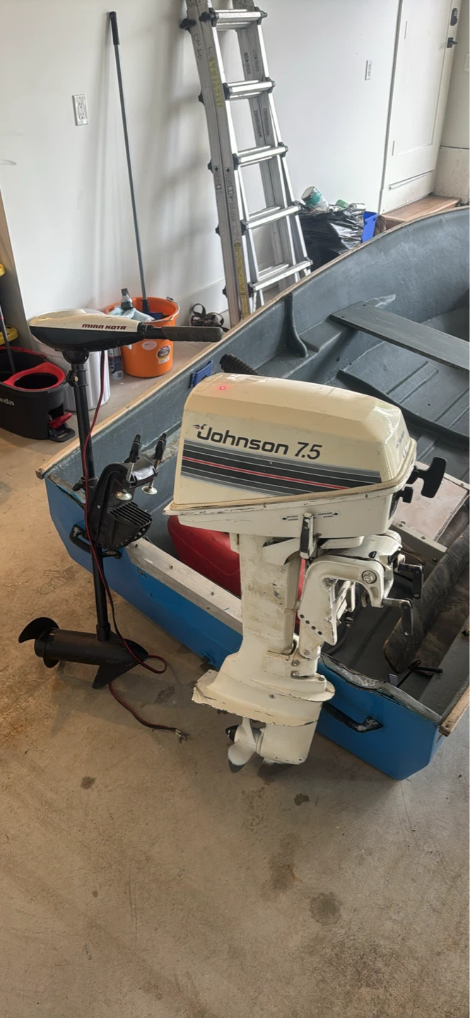 12’ fibreglass boat and Johnson 7.5hp outboard motor - photo 2