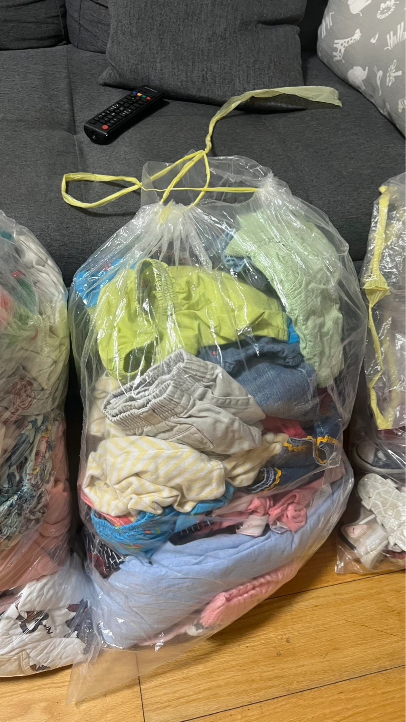 Bag of assorted baby girl clothes and shoes - photo 3
