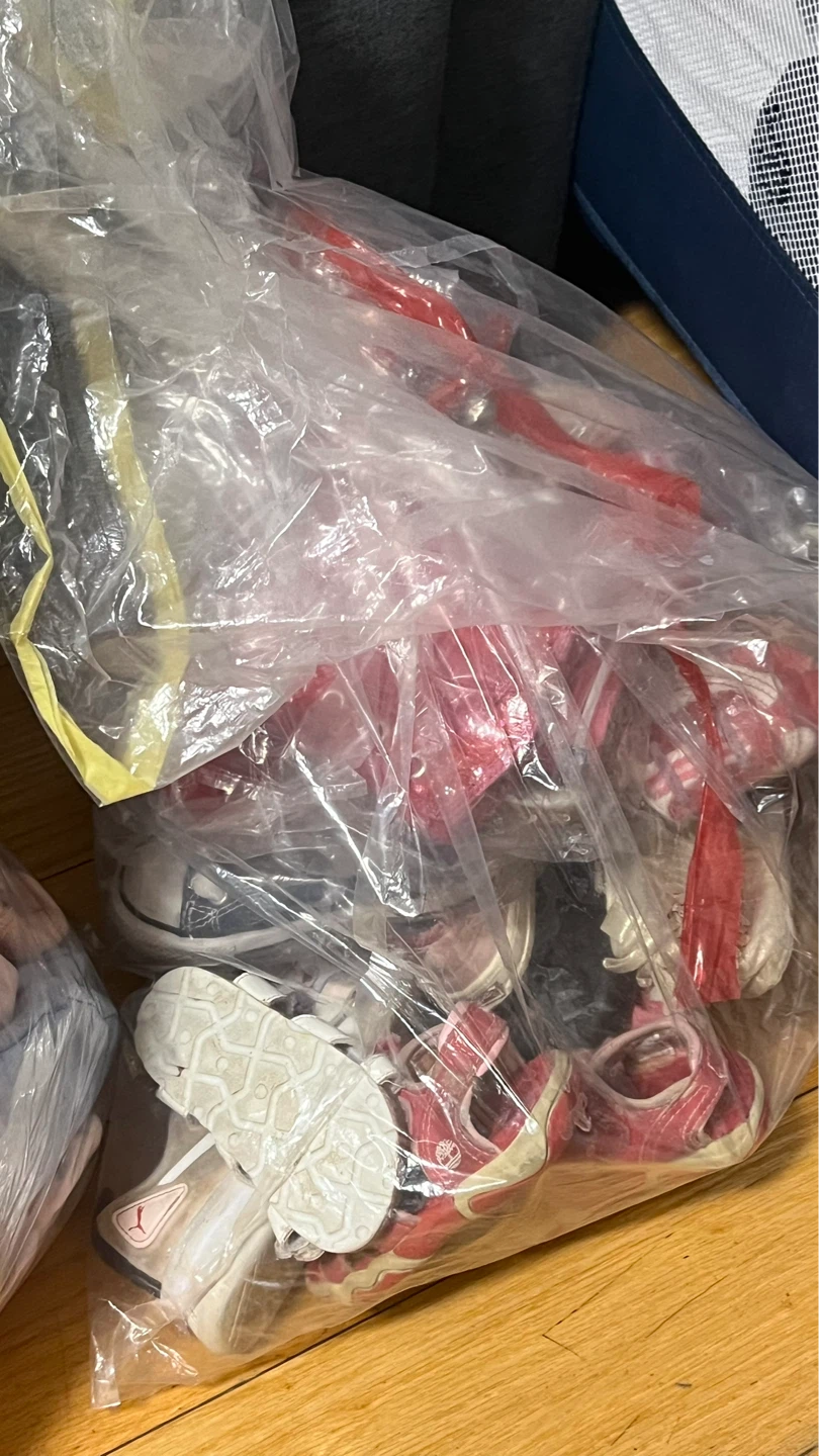 Bag of assorted baby girl clothes and shoes - photo 4