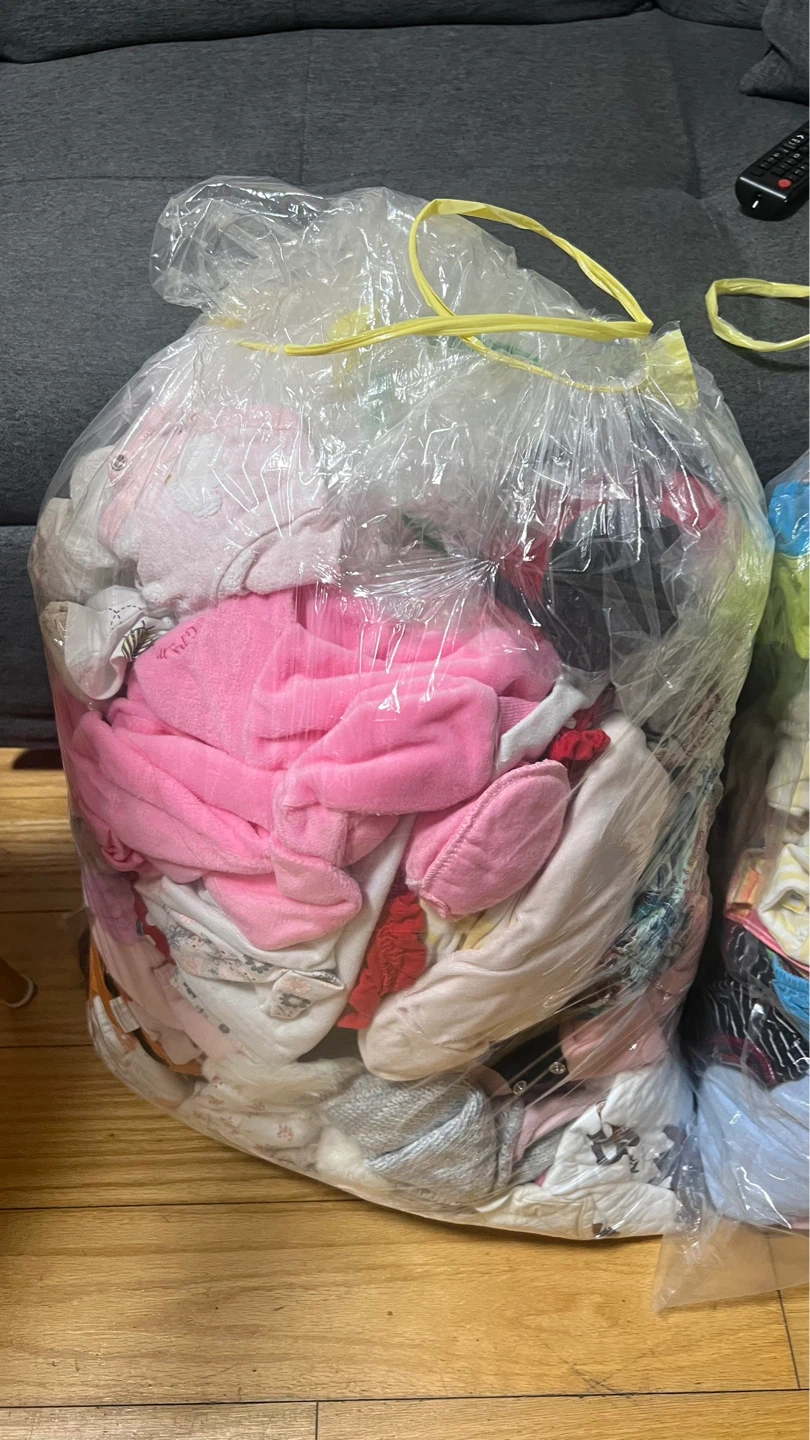 Bag of assorted baby girl clothes and shoes - photo 2