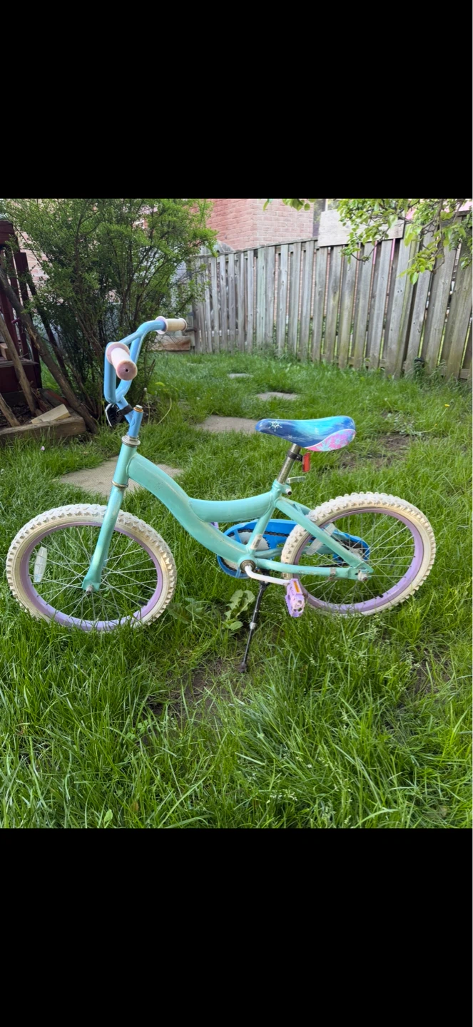 Kids Bike Frozen Themed - 18 inch wheels