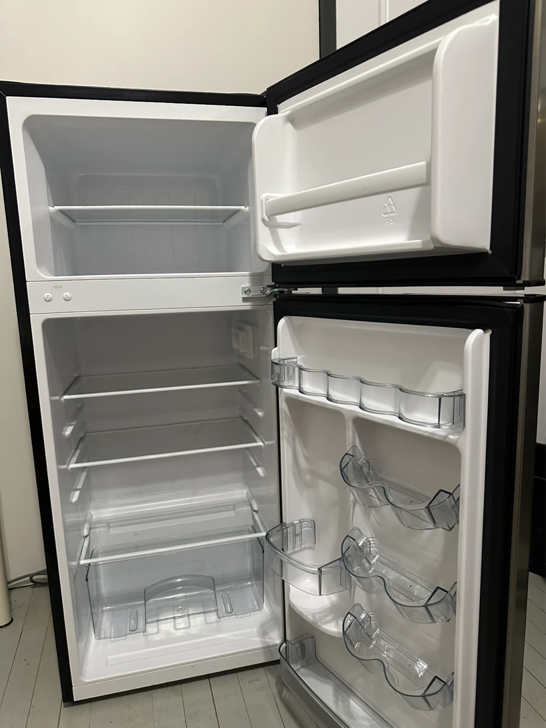 Danby Refrigerator - photo 2