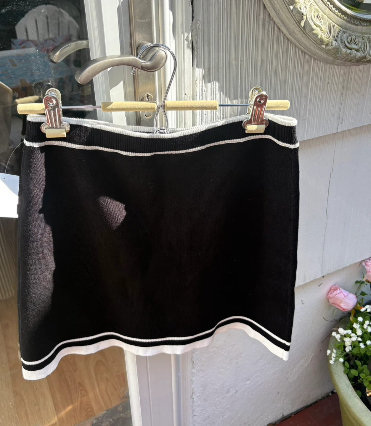 IRIS Los Angeles Black & White Knit Top - photo 2