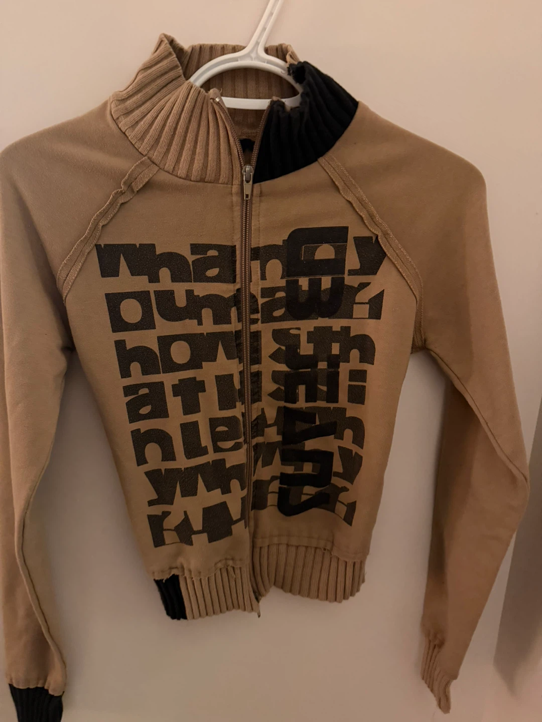 Ribbed Zip-Up Sweater with Graphic Print - photo 2