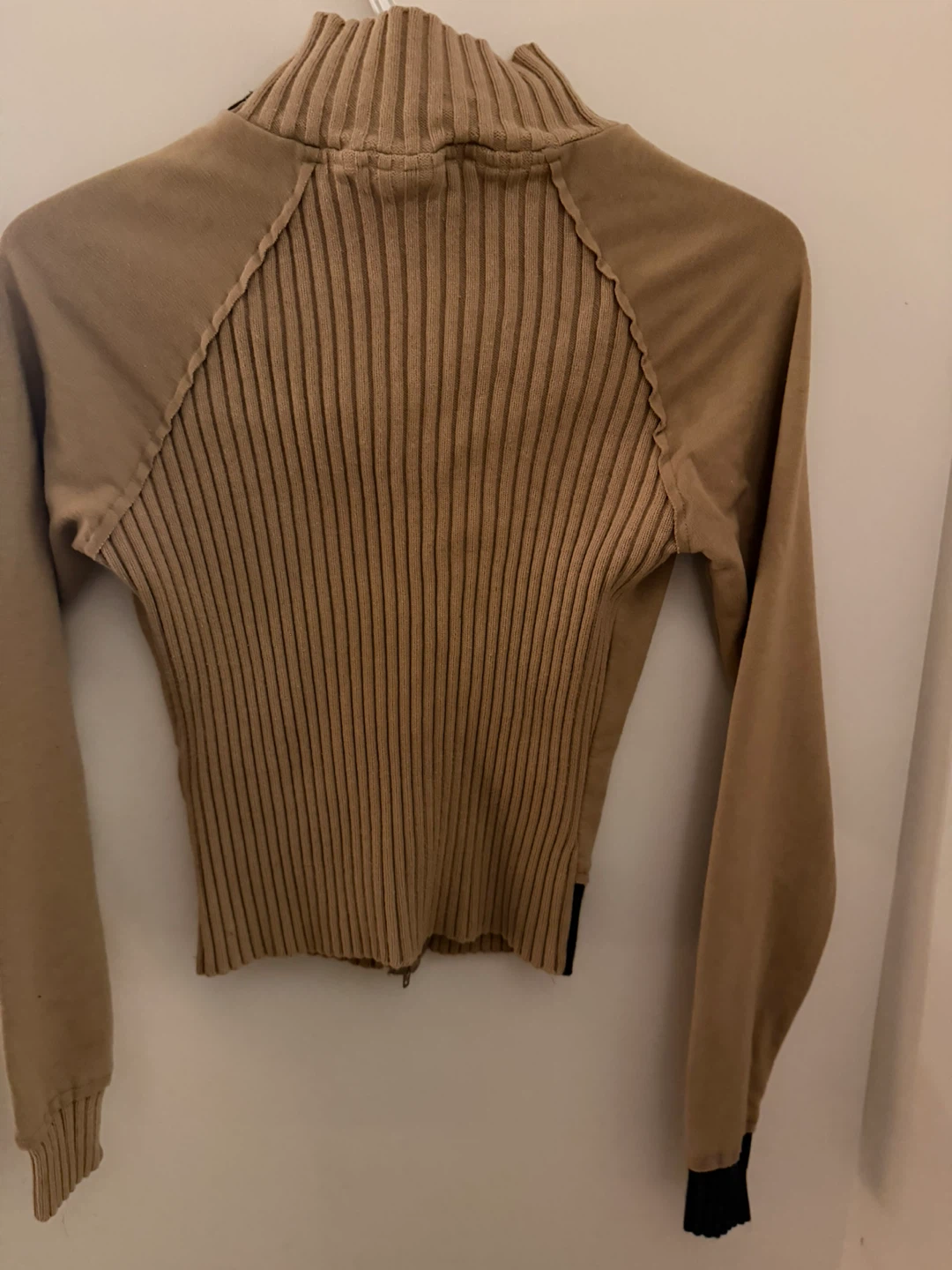Ribbed Zip-Up Sweater with Graphic Print - photo 3