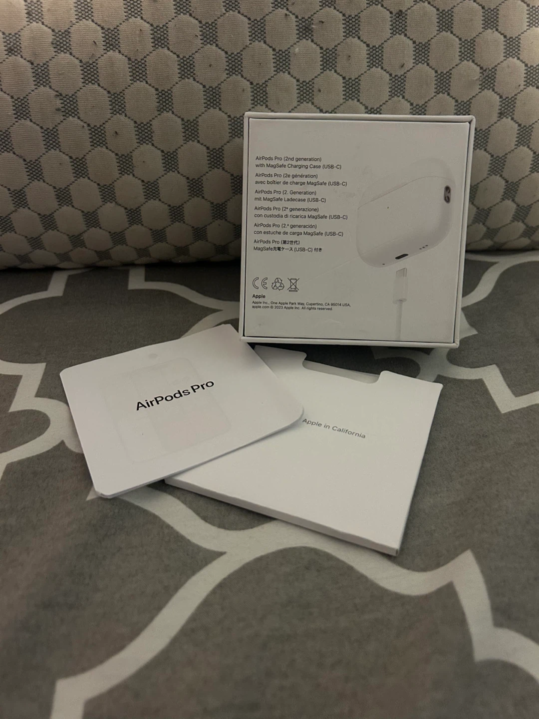 Apple AirPods Pro (2nd generation) with MagSafe Charging Case - photo 5