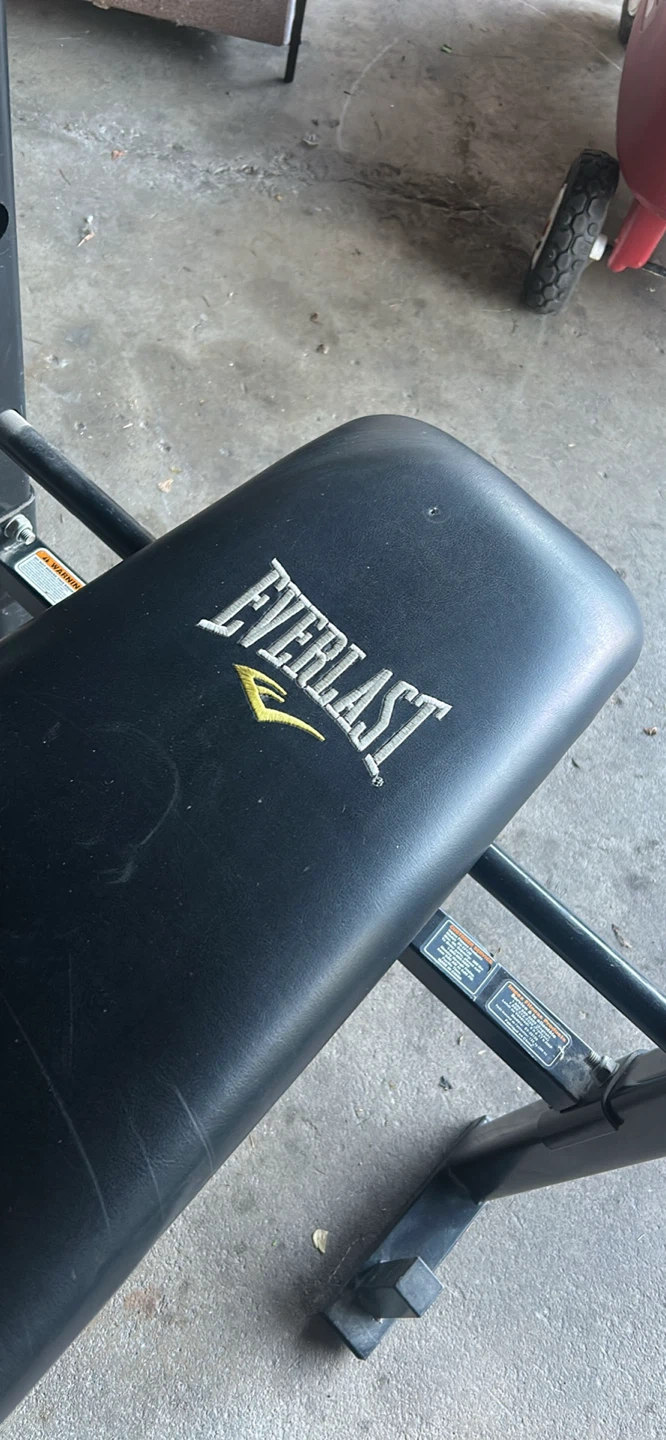 Bench press with bar and weight - photo 4