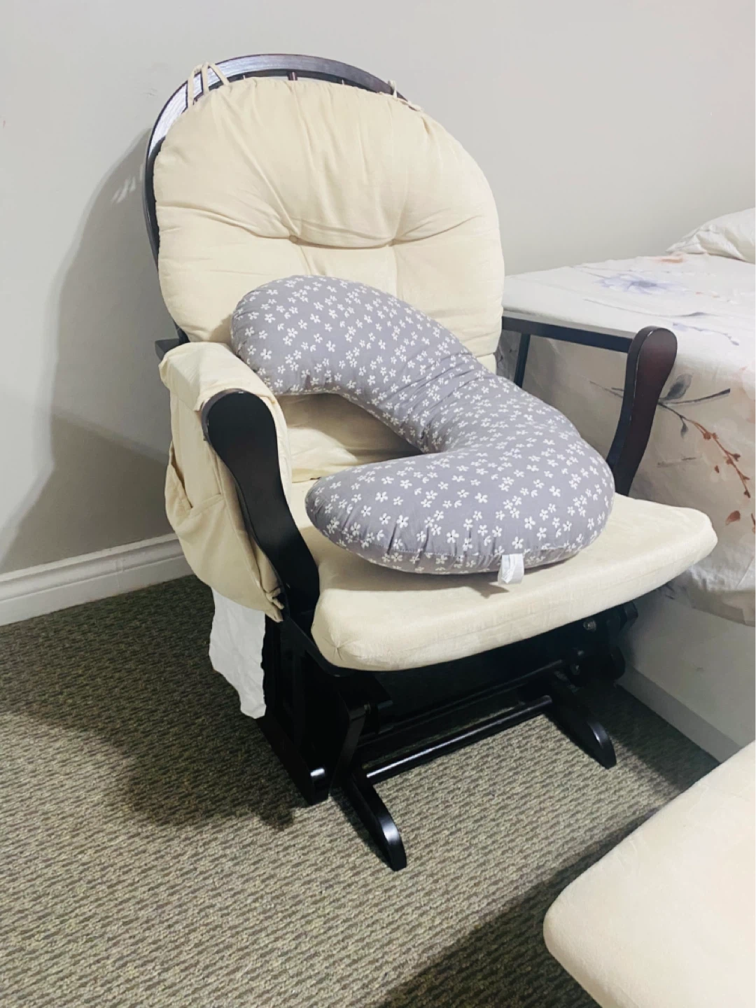Nursery Glider Chair with Ottoman - photo 2