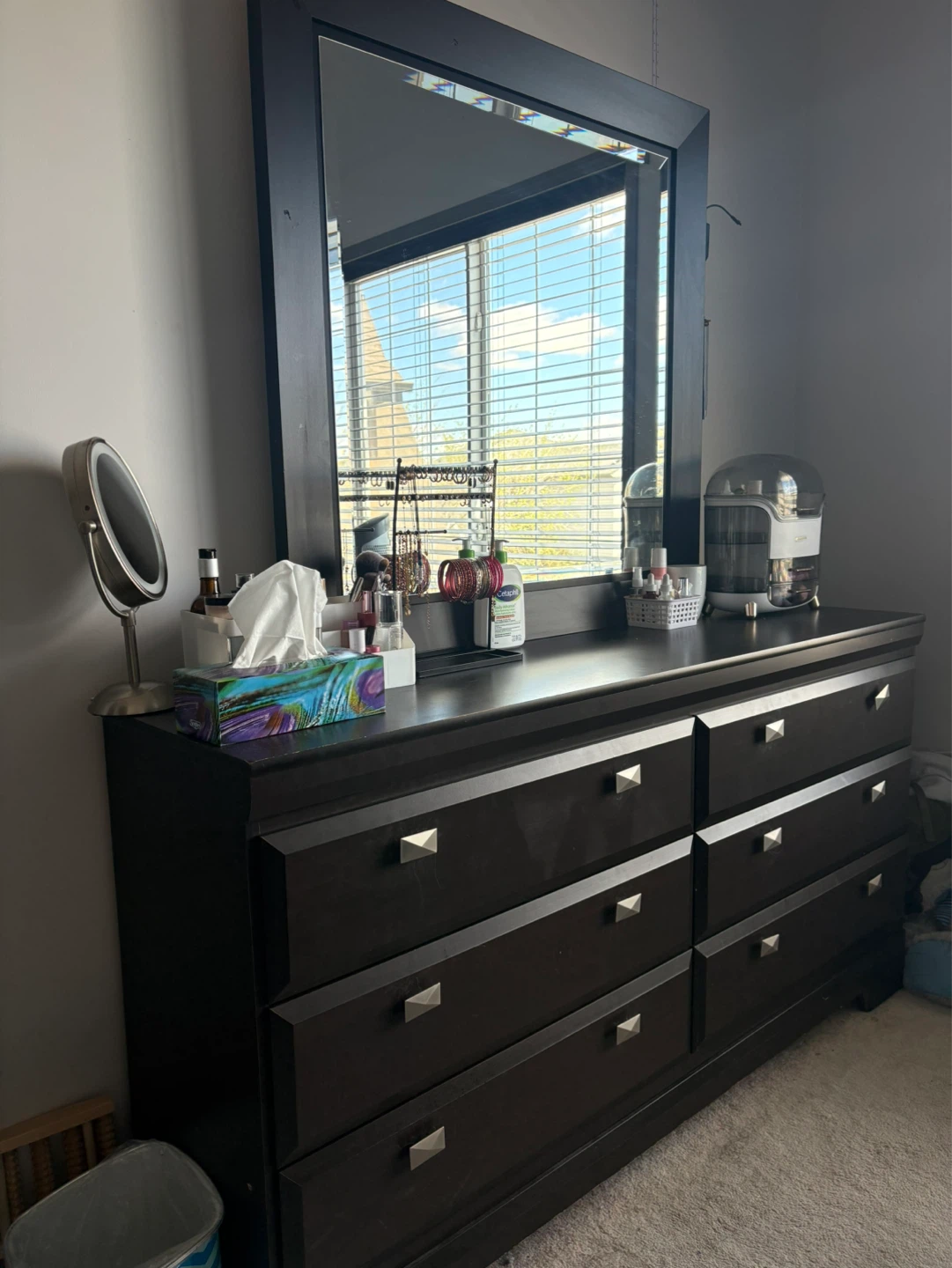 Queen Bed Set with Storage Bed, Dresser, Mirror, and Nightstands - photo 5
