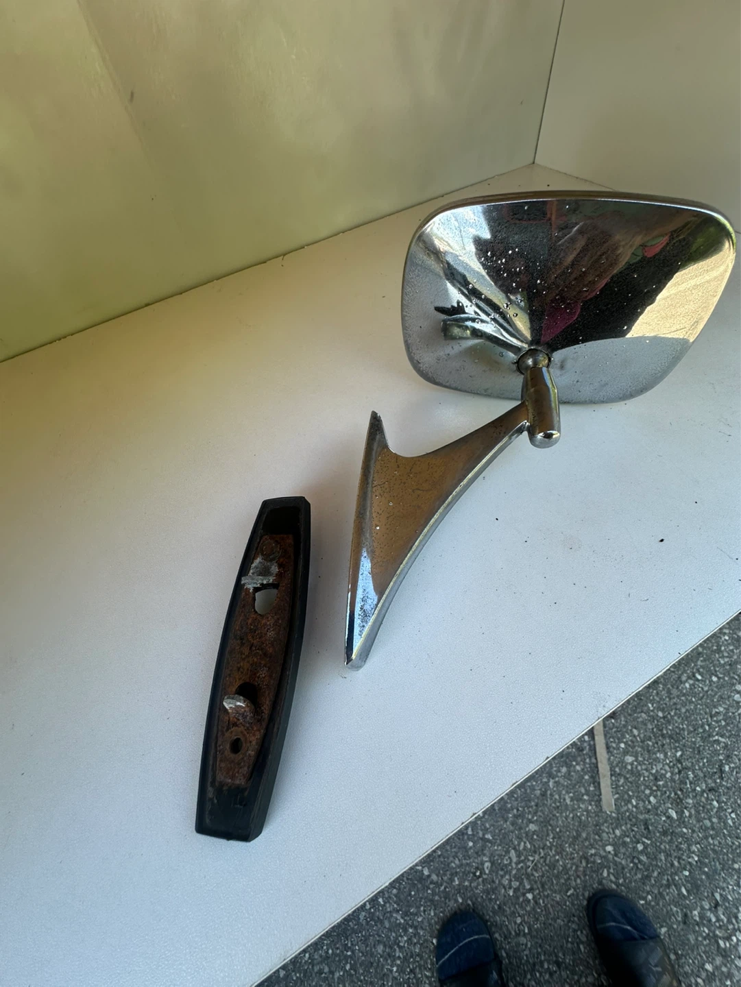 Vauxhall Grille & Car Parts Lot - photo 4