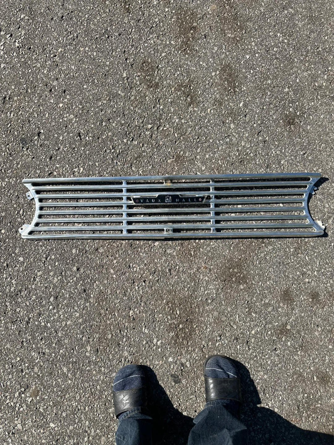 Vauxhall Grille & Car Parts Lot - photo 3