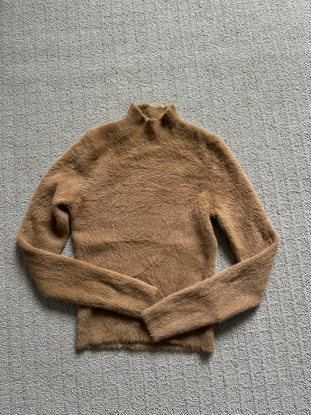 Aritiza Babaton sweater