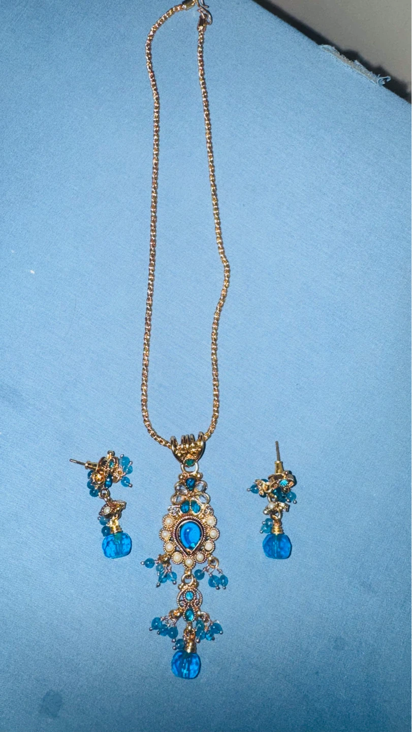 Gold-tone Blue Beaded Necklace and Earring Set - photo 3