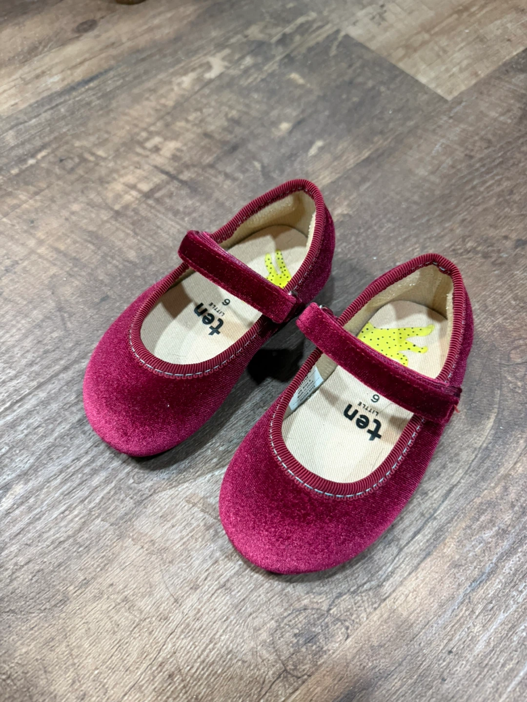 Ten Little Velvet Mary Jane Shoes Size 6