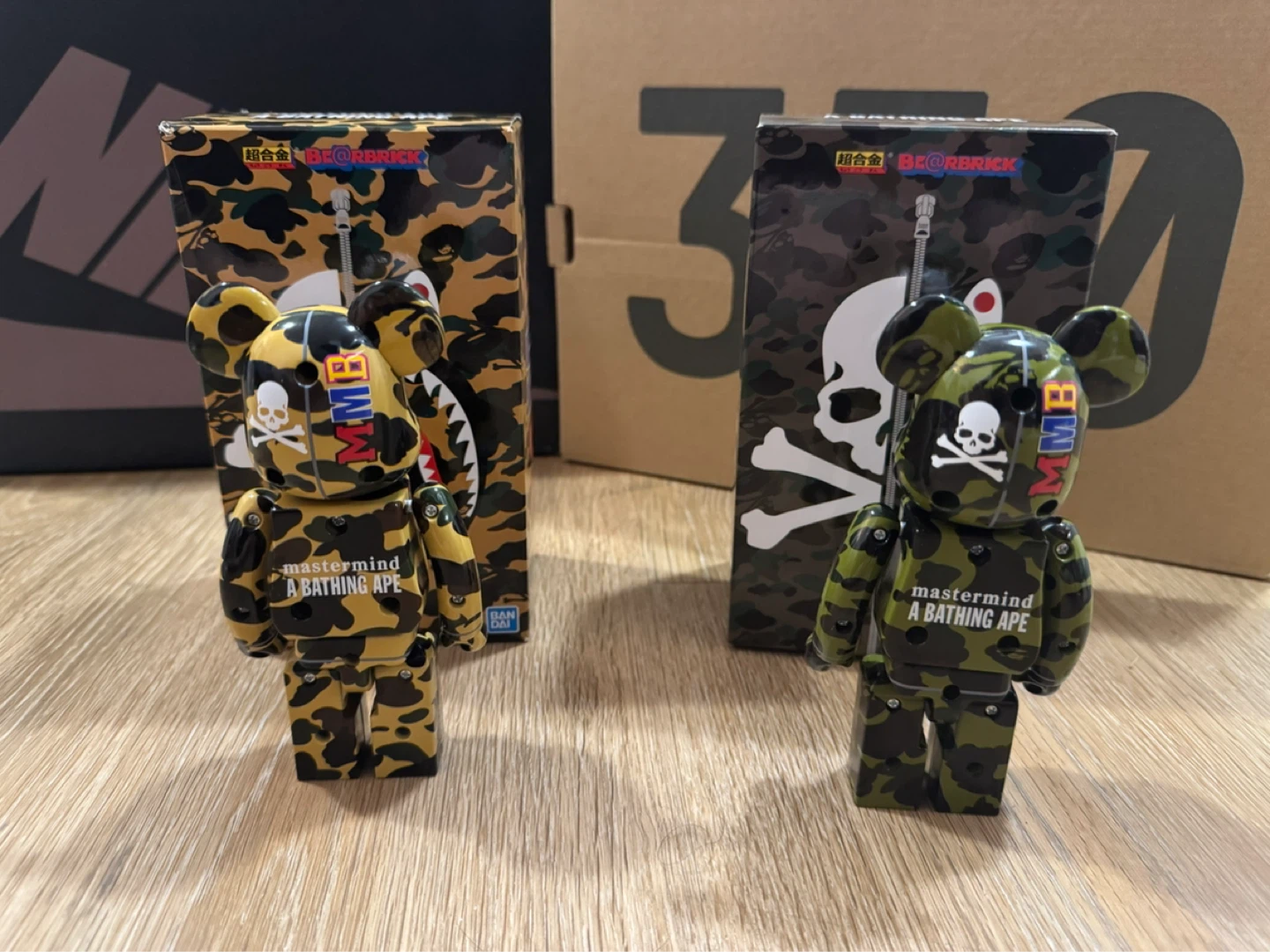 Bearbrick Bape X Mastermind Super Alloy 200% Set Yellow/Green - photo 2